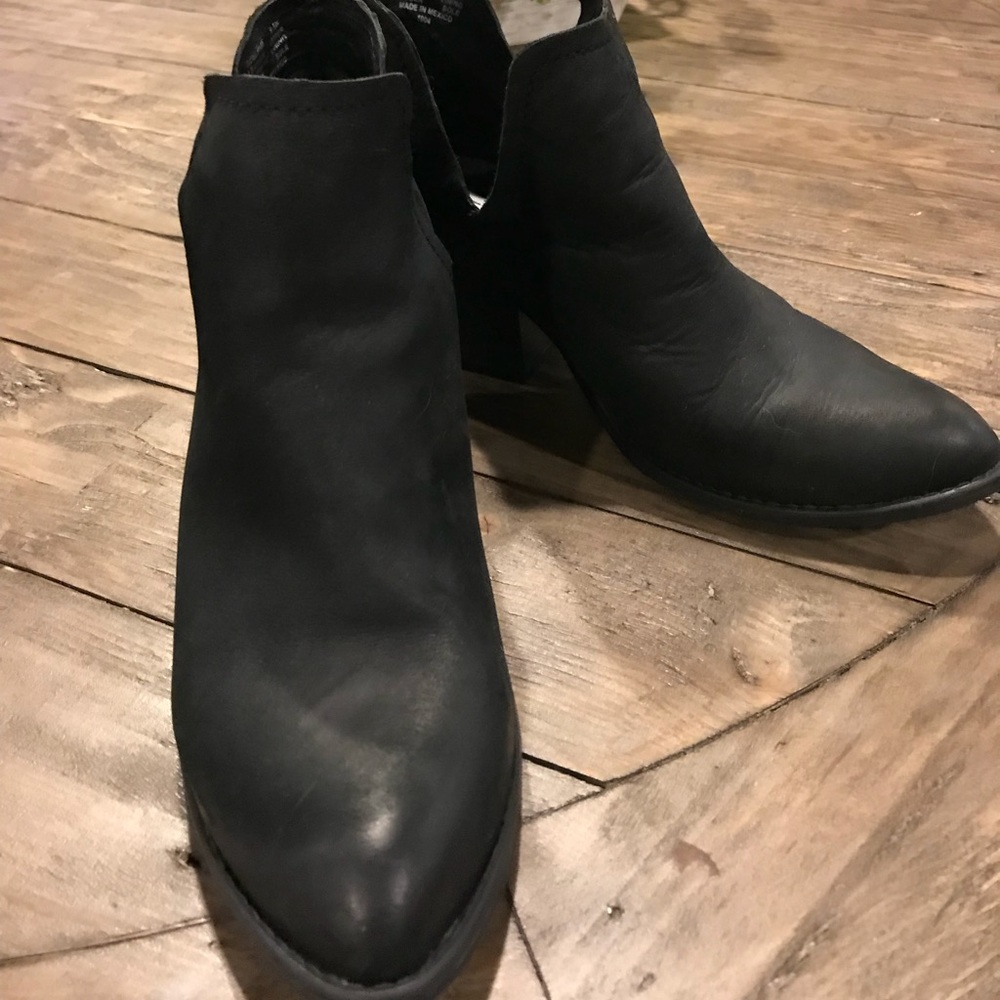Black Steve Madden booties